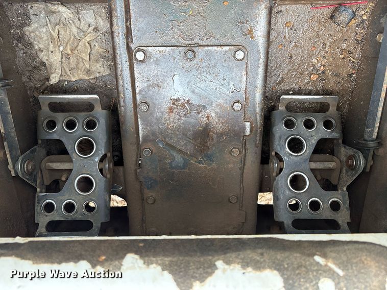 image for item EM2646 2008 Bobcat S250 skid steer loader