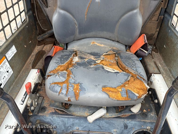 image for item EM2646 2008 Bobcat S250 skid steer loader