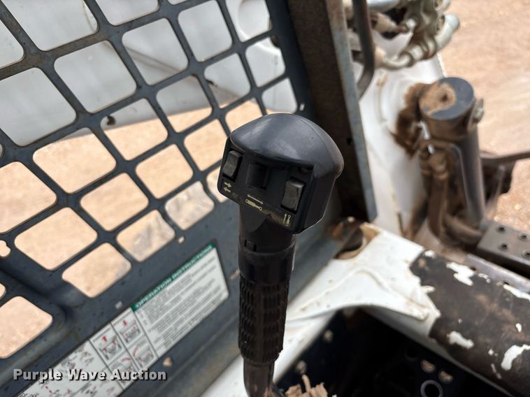 image for item EM2646 2008 Bobcat S250 skid steer loader