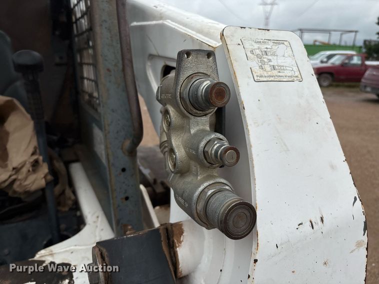 image for item EM2646 2008 Bobcat S250 skid steer loader