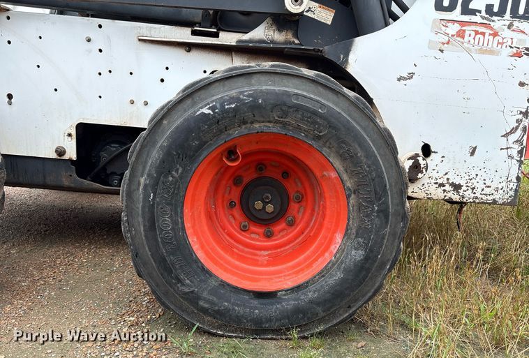 image for item EM2646 2008 Bobcat S250 skid steer loader