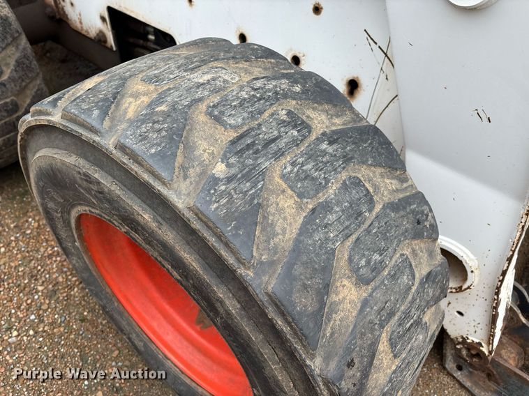 image for item EM2646 2008 Bobcat S250 skid steer loader