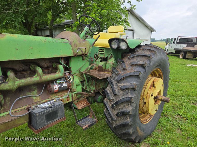 image for item EN3785 1961 John Deere 4010 tractor