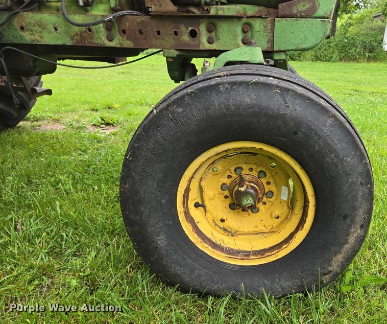 image for item EN3785 1961 John Deere 4010 tractor