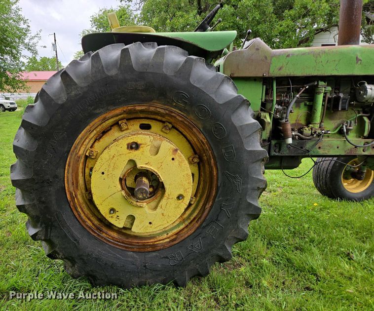 image for item EN3785 1961 John Deere 4010 tractor