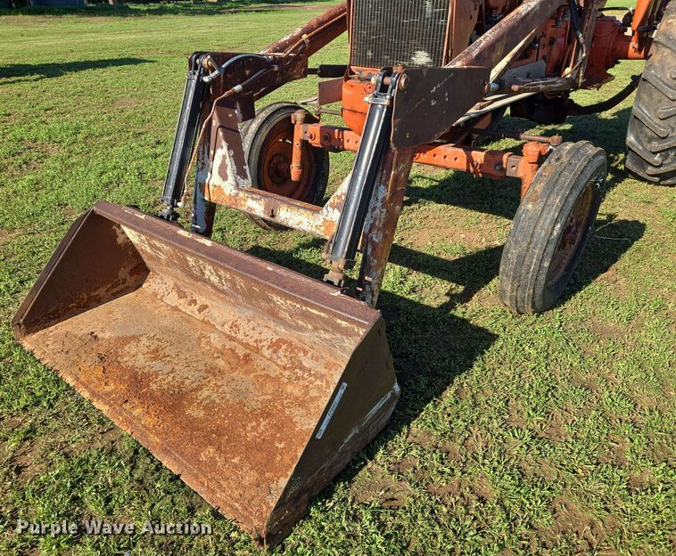 image for item EN8969 Allis Chalmers D17 tractor