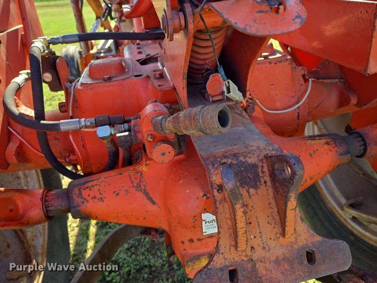 image for item EN8969 Allis Chalmers D17 tractor