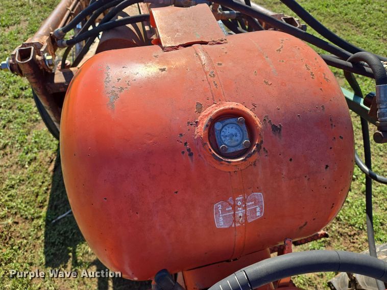 image for item EN8969 Allis Chalmers D17 tractor