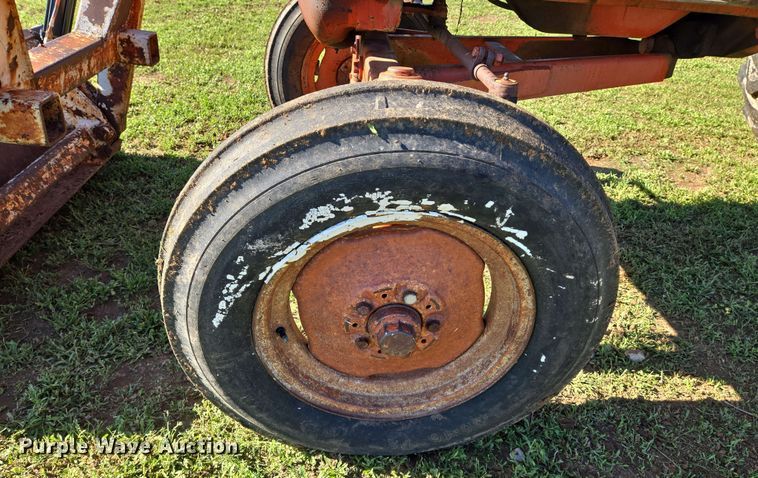image for item EN8969 Allis Chalmers D17 tractor