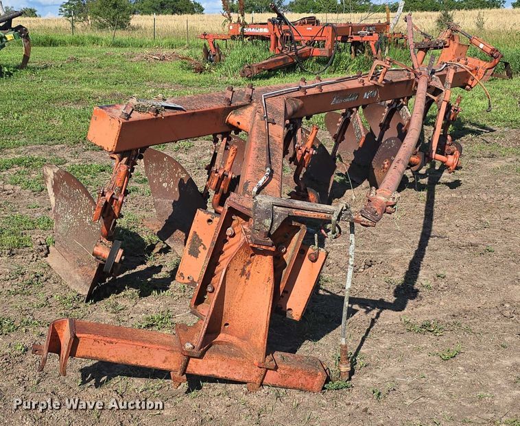 image for item EO1063 Allis Chalmers 2000  six bottom plow
