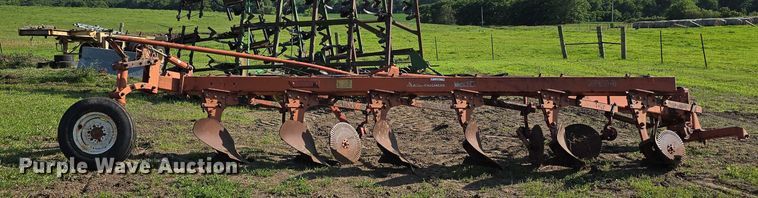 image for item EO1063 Allis Chalmers 2000  six bottom plow