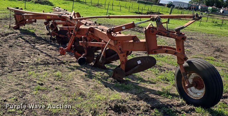 image for item EO1063 Allis Chalmers 2000  six bottom plow