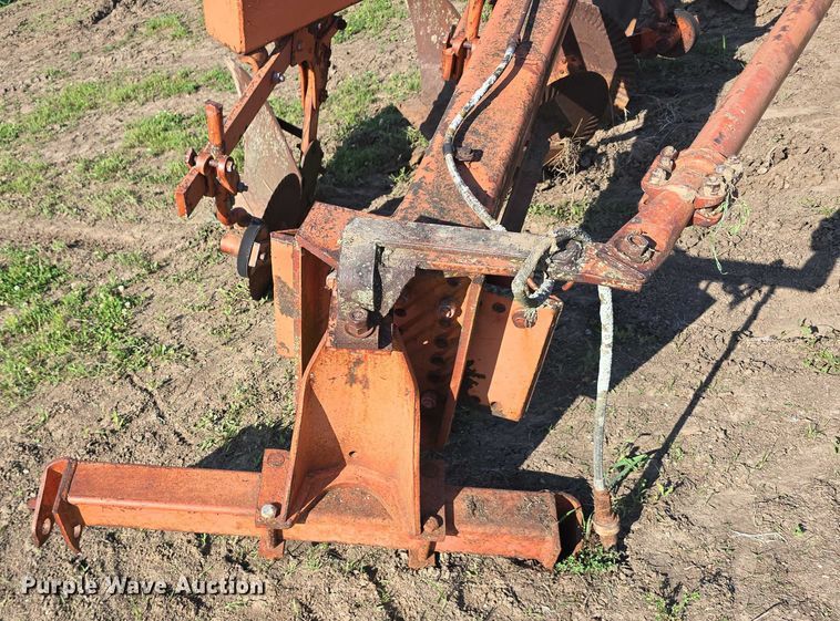 image for item EO1063 Allis Chalmers 2000  six bottom plow