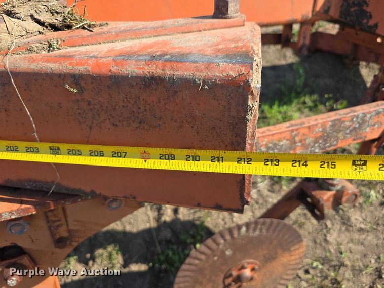 image for item EO1063 Allis Chalmers 2000  six bottom plow