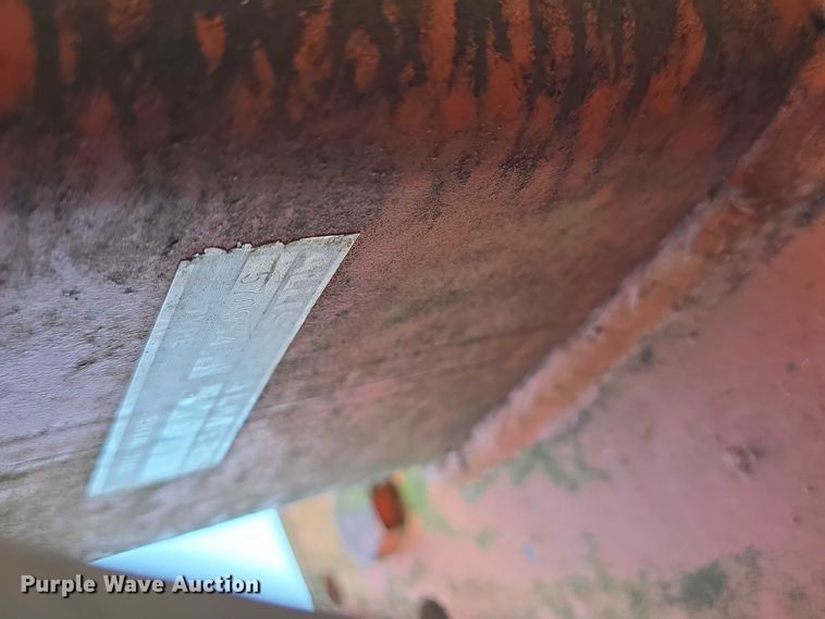 image for item EO1063 Allis Chalmers 2000  six bottom plow