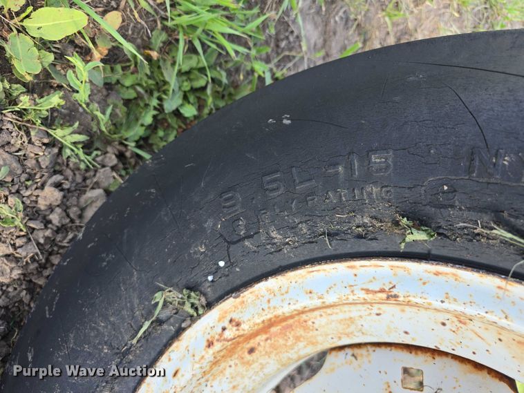 image for item EO1063 Allis Chalmers 2000  six bottom plow