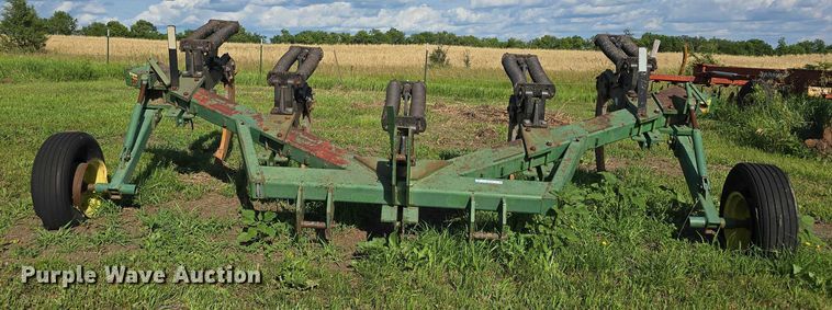 image for item EO1064 John Deere 915 ripper