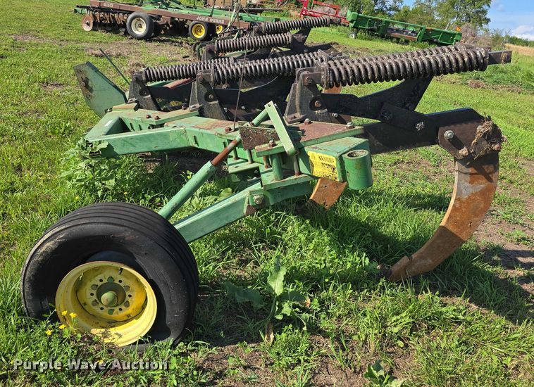 image for item EO1064 John Deere 915 ripper