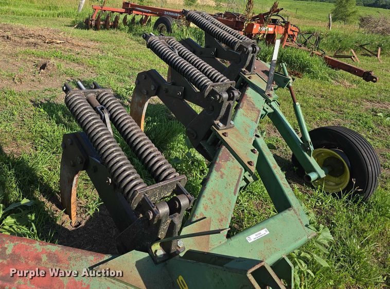 image for item EO1064 John Deere 915 ripper