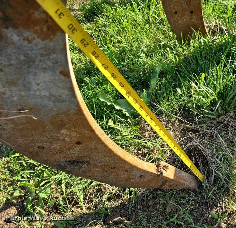 image for item EO1064 John Deere 915 ripper