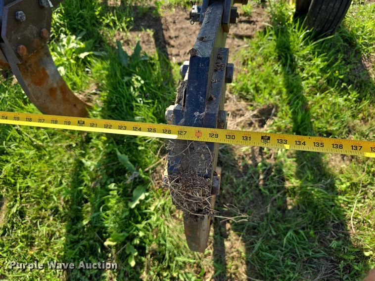 image for item EO1064 John Deere 915 ripper