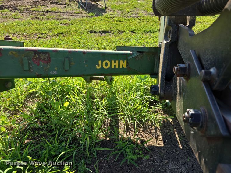 image for item EO1064 John Deere 915 ripper