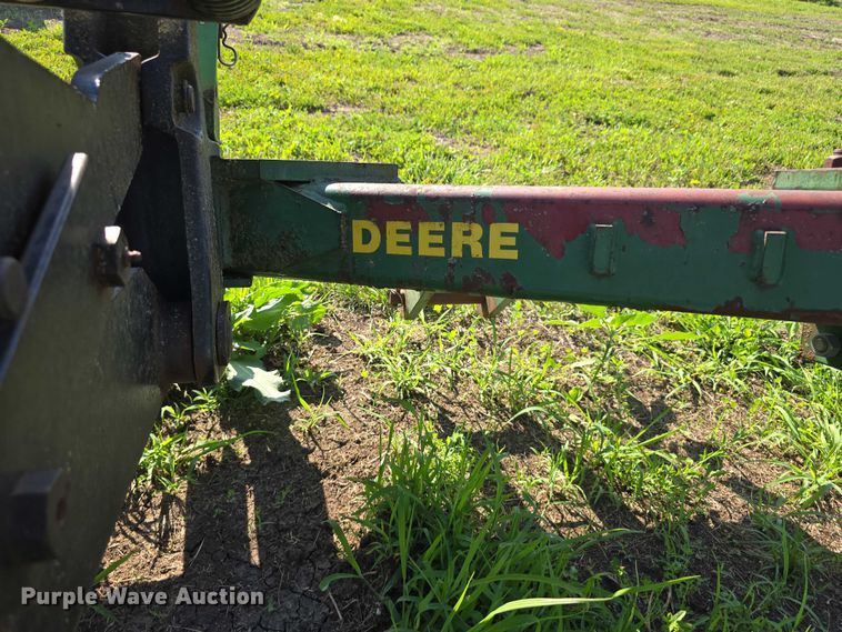 image for item EO1064 John Deere 915 ripper