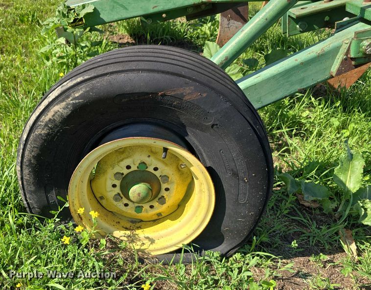 image for item EO1064 John Deere 915 ripper