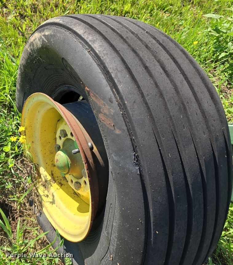 image for item EO1064 John Deere 915 ripper