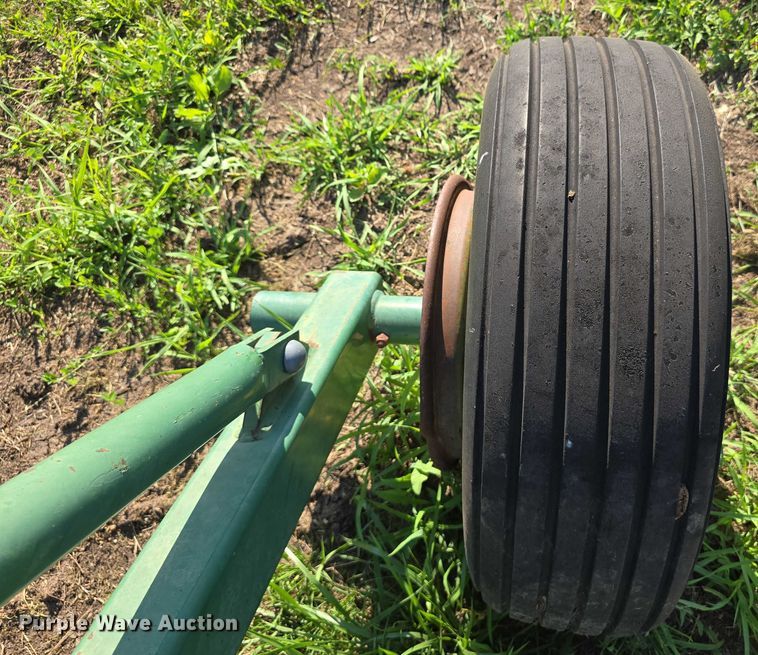 image for item EO1064 John Deere 915 ripper