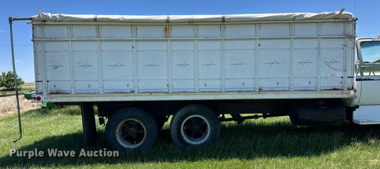 image for item EQ4776 1973 GMC 6000 grain truck