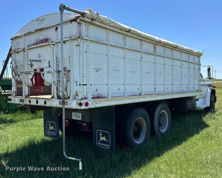 image for item EQ4776 1973 GMC 6000 grain truck