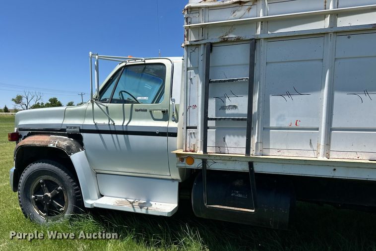 image for item EQ4776 1973 GMC 6000 grain truck
