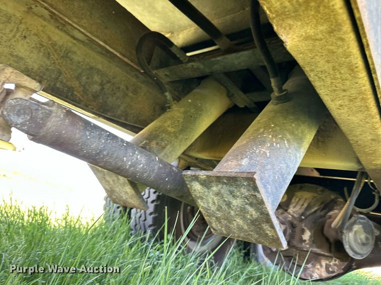 image for item EQ4776 1973 GMC 6000 grain truck