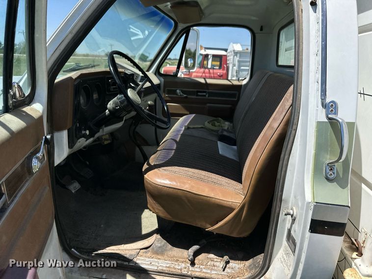 image for item EQ4776 1973 GMC 6000 grain truck