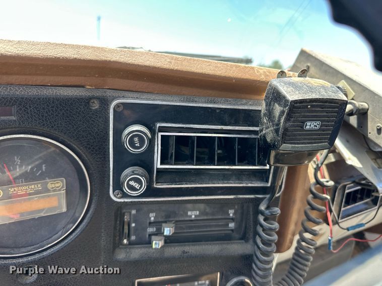 image for item EQ4776 1973 GMC 6000 grain truck