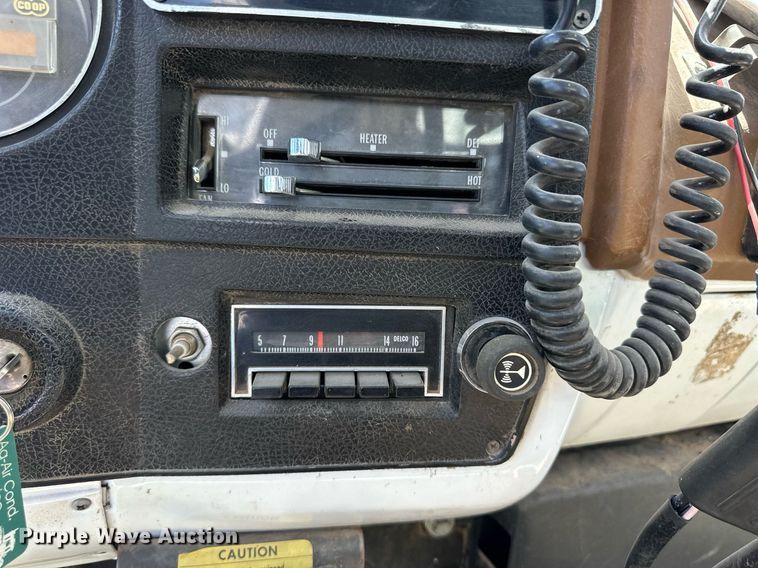 image for item EQ4776 1973 GMC 6000 grain truck