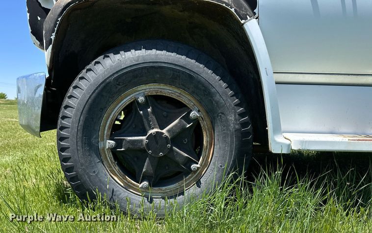 image for item EQ4776 1973 GMC 6000 grain truck