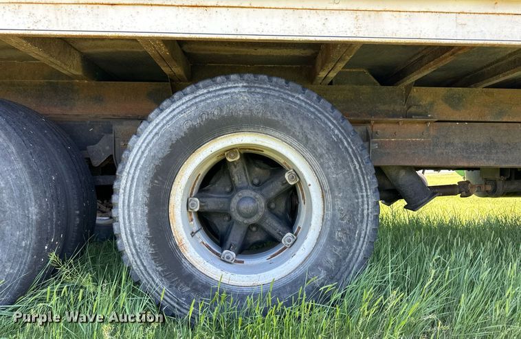 image for item EQ4776 1973 GMC 6000 grain truck