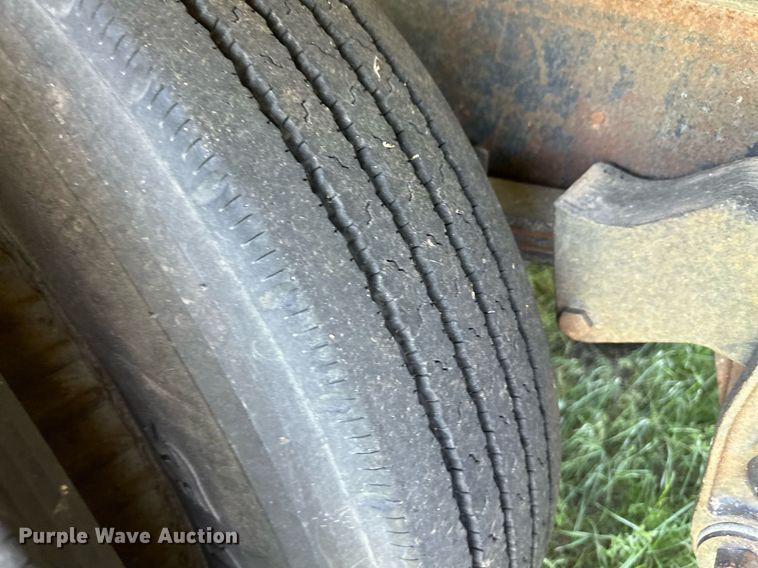 image for item EQ4776 1973 GMC 6000 grain truck