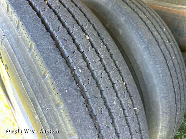 image for item EQ4776 1973 GMC 6000 grain truck