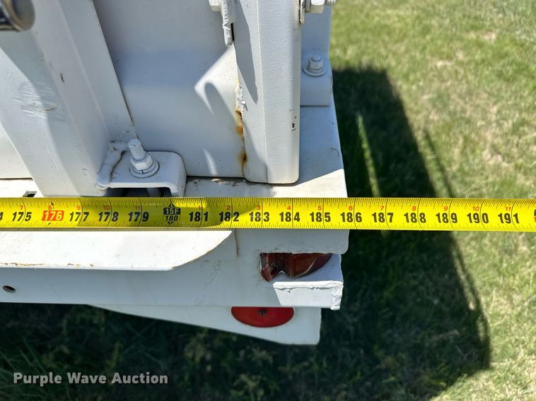 image for item EQ4777 1973 International Loadstar 1600 grain truck