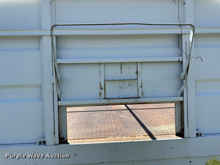 image for item EQ4777 1973 International Loadstar 1600 grain truck