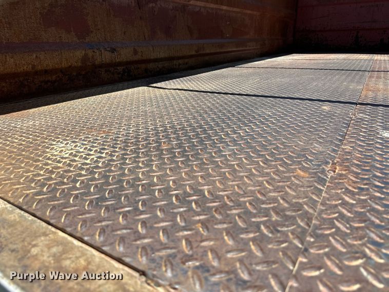 image for item EQ4777 1973 International Loadstar 1600 grain truck