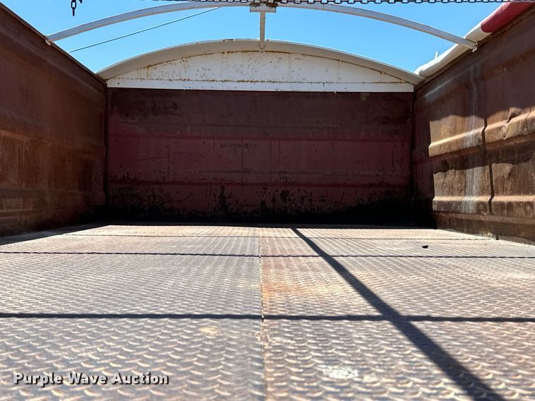 image for item EQ4777 1973 International Loadstar 1600 grain truck