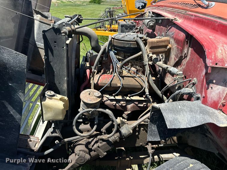 image for item EQ4777 1973 International Loadstar 1600 grain truck