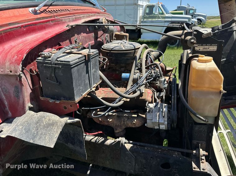 image for item EQ4777 1973 International Loadstar 1600 grain truck