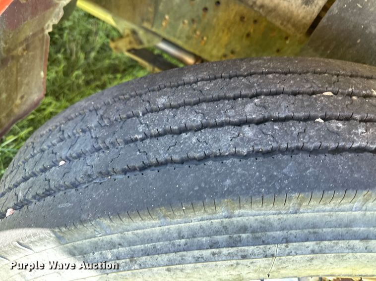 image for item EQ4777 1973 International Loadstar 1600 grain truck