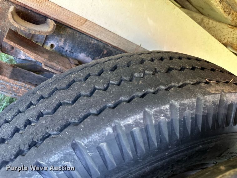 image for item EQ4777 1973 International Loadstar 1600 grain truck