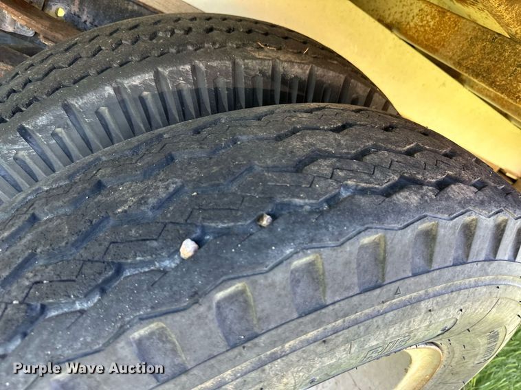 image for item EQ4777 1973 International Loadstar 1600 grain truck